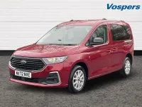 Usado Ford Tourneo Titanium 2022 Rojo Familiar