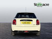 Begagnad Mini Cooper Classic 134 HK (98 kW) 2019 Vit Halvkombi