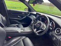 Begagnad Mercedes GLC250 AMG line 2018 Vit SUV