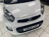 Used Kia Picanto 65 HP (47 kW) 2017 White Hatchback