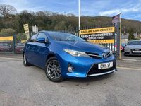 Used Toyota Auris Plus 132 HP (97 kW) 2015 Blue Hatchback