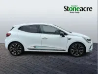 Używany Renault Clio V 138 KM (101 kW) 2021 Biały Hatchback