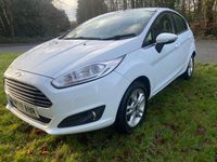 Usado Ford Fiesta Zetec 2017 Branco Citadino