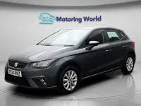 Usado Seat Ibiza SE 95 CV (69 kW) 2023 Gris Utilitario