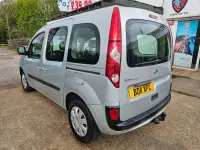Usado Renault Kangoo Expression 75 HP (55 kW) 2011 Cinzento Monovolume