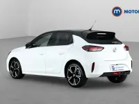 Begagnad Vauxhall Corsa Ultimate 131 HK (96 kW) 2023 Vit Halvkombi