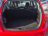 Used Kia Venga 89 HP (65 kW) 2010 Red Hatchback