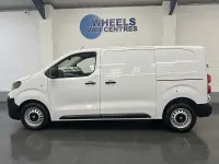 Used Vauxhall Vivaro S 120 HP (88 kW) 2024 White MPV