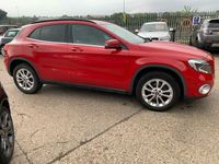 Used Mercedes GLA200 SE 136 HP (100 kW) 2017 Red SUV