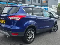 Usado Ford Kuga Titanium 140 HP (102 kW) 2014 Azul SUV