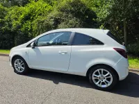 Used Vauxhall Corsa 2011 White Hatchback