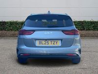 Używany Kia Ceed 138 KM (101 kW) 2025 Srebrny Hatchback