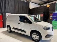 Used Vauxhall Combo Sportive 100 HP (73 kW) 2020 White MPV