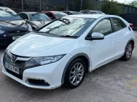 Begagnad Honda Civic EX 150 HK (110 kW) 2012 Vit Halvkombi