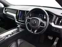 Usado Volvo XC60 R-Design 190 HP (139 kW) 2018 Preto SUV