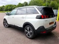 Begagnad Peugeot 5008 Allure+ 2023 Vit SUV