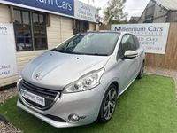 Used Peugeot 208 156 HP (114 kW) 2013 White Hatchback