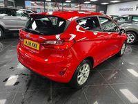 Used Ford Fiesta Zetec 85 HP (62 kW) 2018 Red Hatchback