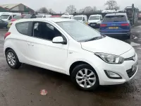Used Hyundai i20 Active 84 HP (61 kW) 2012 White Hatchback