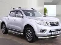 Używany Nissan Navara Tekna 190 KM (139 kW) 2016 Srebrny Pickup