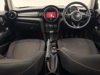 Used Mini Cooper Classic 134 HP (98 kW) 2019 White Hatchback