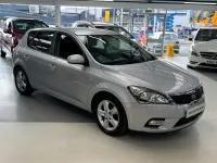Używany Kia Ceed 124 KM (91 kW) 2009 Srebrny Hatchback