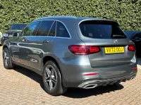 Usado Mercedes GLC300e AMG line 2022 Gris Familiar