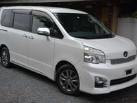 Used Toyota Voxy 2012 Pearl white MPV