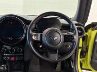 Begagnad Mini Cooper Cabriolet Classic 2022 Gul Cab