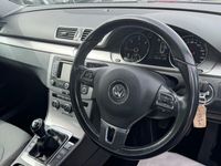 used VW Passat 2.0 TDI BlueMotion Tech Highline Euro 5 (s/s) 5dr