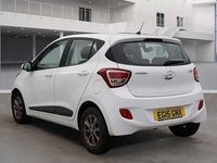 Used Hyundai i10 Premium 87 HP (63 kW) 2015 White Hatchback