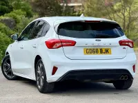 Usado Ford Focus ST-Line 120 HP (88 kW) 2018 Branco Citadino