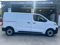 Usado Citroën Dispatch 100 CV (73 kW) 2023 Blanco Monovolumen