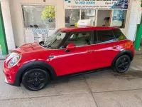 Begagnad Mini Cooper Hatch 2018 Röd Halvkombi