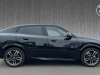 Usado BMW iX2 M Sport 147 kW (201 HP) 2025 Preto SUV