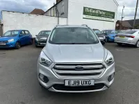 Usado Ford Kuga Titanium 120 CV (88 kW) 2019 Plateado SUV
