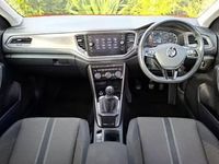 Used VW T-Roc SE 115 HP (84 kW) 2019 Red SUV