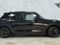 Used Mini Cooper Hatch 113 kW (154 HP) 2026 Black Hatchback