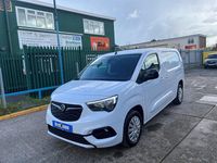 Second-hand Vauxhall Combo 100 CP (73 kW) 2023 Alb Monovolum