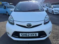 Begagnad Toyota Aygo 68 HK (50 kW) 2012 Vit Halvkombi