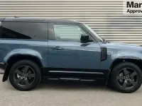 Used Land Rover Defender HSE Dynamic 249 HP (183 kW) 2025 Tasman blue metallic SUV
