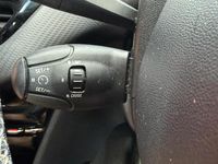 Begagnad Peugeot 2008 Allure 2017 Grå SUV