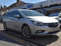 Used Vauxhall Astra Elite 150 HP (110 kW) 2017 Silver Estate