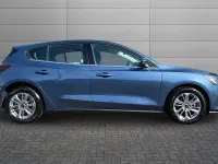 Usado Ford Focus Titanium 125 HP (91 kW) 2023 Azul Citadino