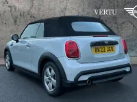 Używany Mini Cooper Classic 134 KM (98 kW) 2022 Srebrny Hatchback