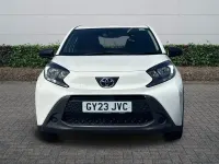Used Toyota Aygo X PURE 72 HP (52 kW) 2023 White SUV