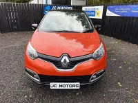 Used Renault Captur Signature 90 HP (66 kW) 2016 Red/black SUV