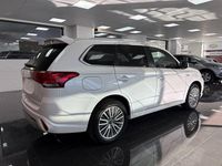 Used Mitsubishi Outlander 224 HP (164 kW) 2020 White SUV