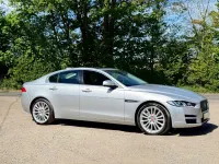 Usado Jaguar XE Portfolio 2017 Prateado Sedan