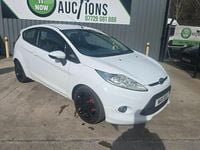 Used Ford Fiesta Zetec 118 HP (86 kW) 2011 White Hatchback